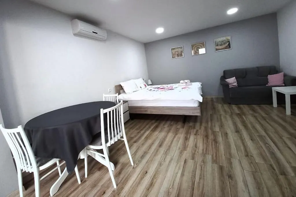 Cozy Studio Apartment On Rustaveli Τυφλίδα 0*,  Γεωργία