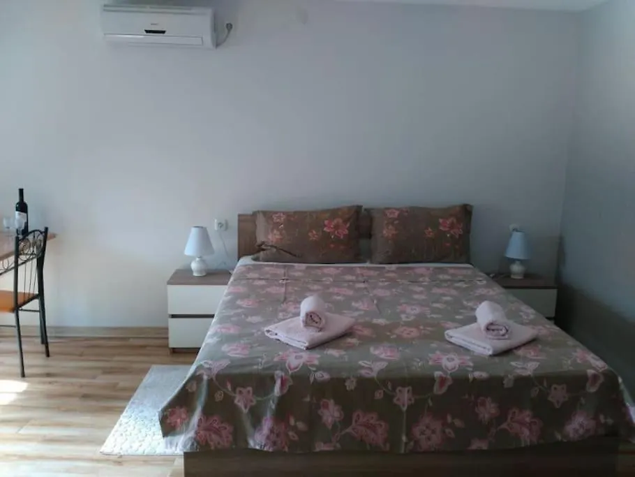 Cozy Studio Apartment On Rustaveli Τυφλίδα