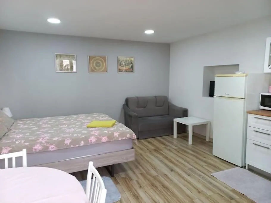 Cozy Studio Apartment On Rustaveli Tbilisi Gruzie